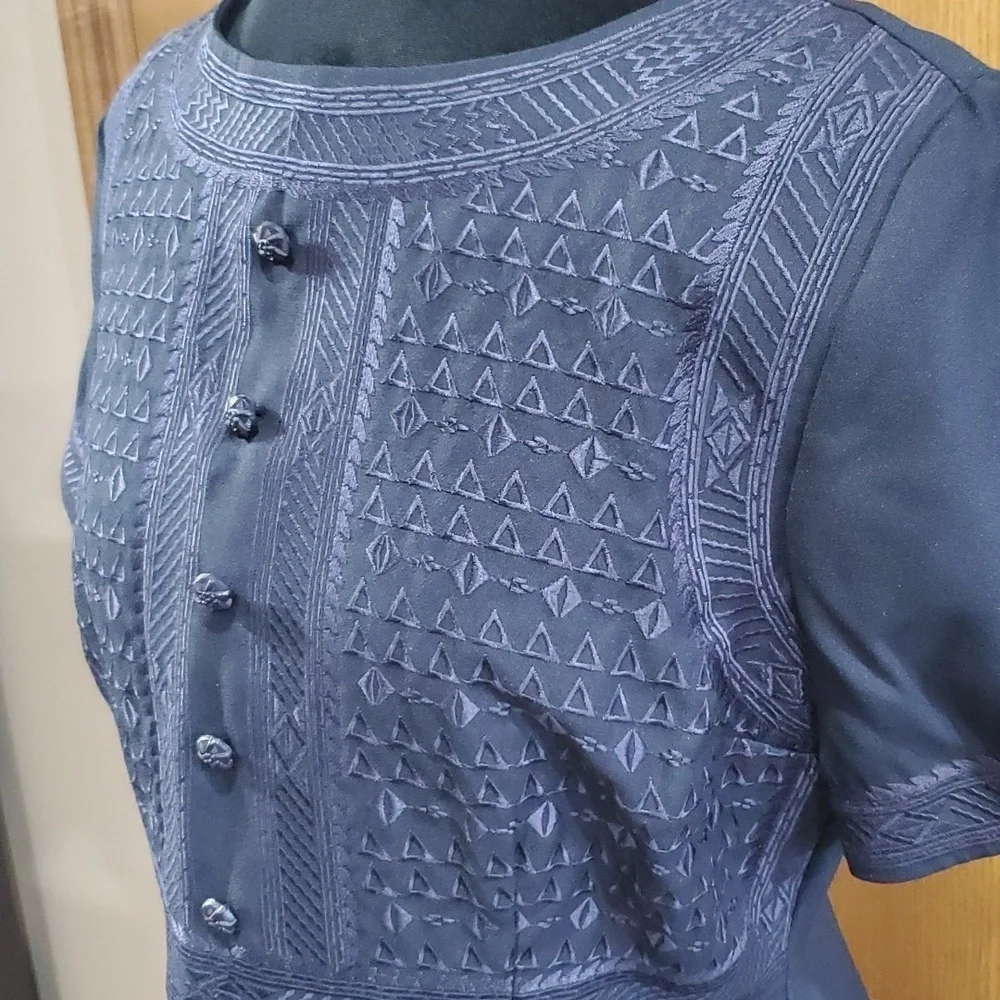 Vintage Sarah Elizabeth embroidered short sleeve navy dress